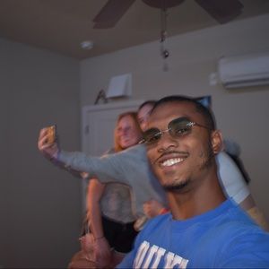 Meet your Posher, Corey